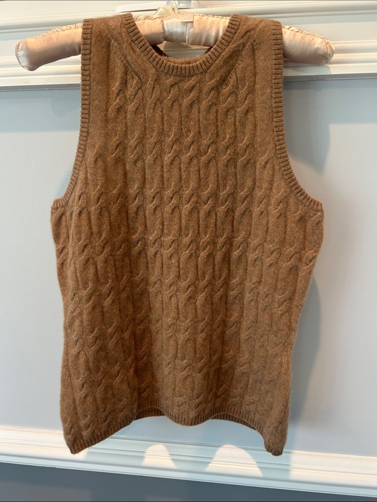 NAADAM Sweaters - NAADAM Beige Cashmere Cable-Knit V-Neck Sweater Vest - Neutral Tan Knit